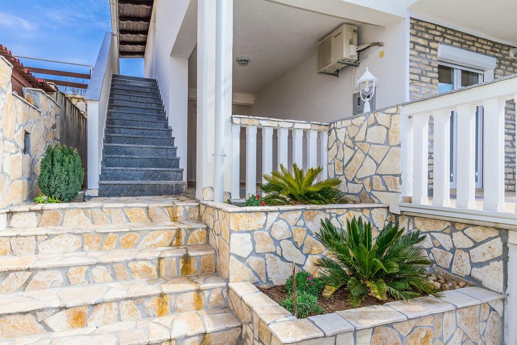 Apartmani Bregovec Maslenica Exterior foto